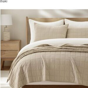 Elevated Box Stitch Queen quilt and Shams by Evergracehome.